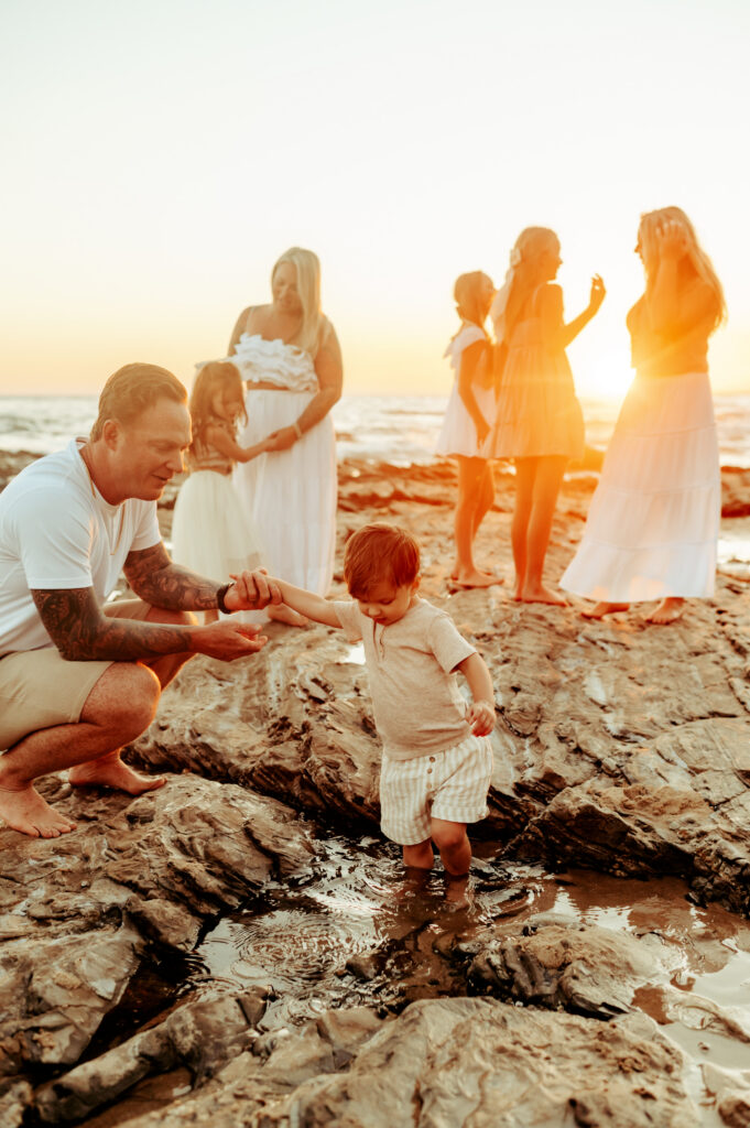 Dad playing during a candid family photo session with Jade Averill photography based in Spokane, WA